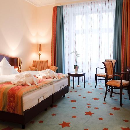 Stadthotel Stern Висмар Экстерьер фото