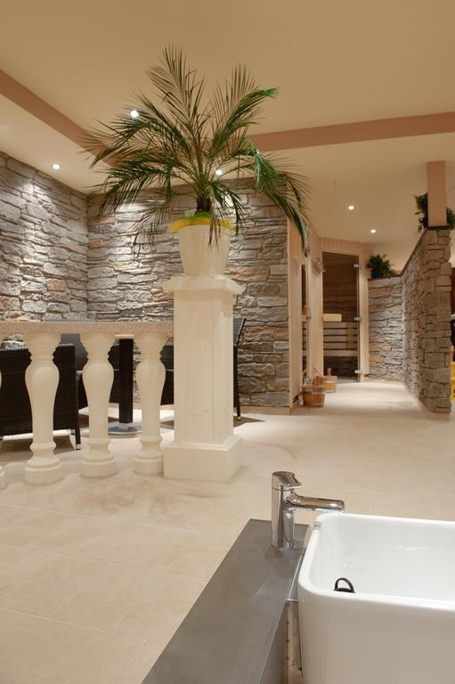 Stadthotel Stern Висмар Экстерьер фото