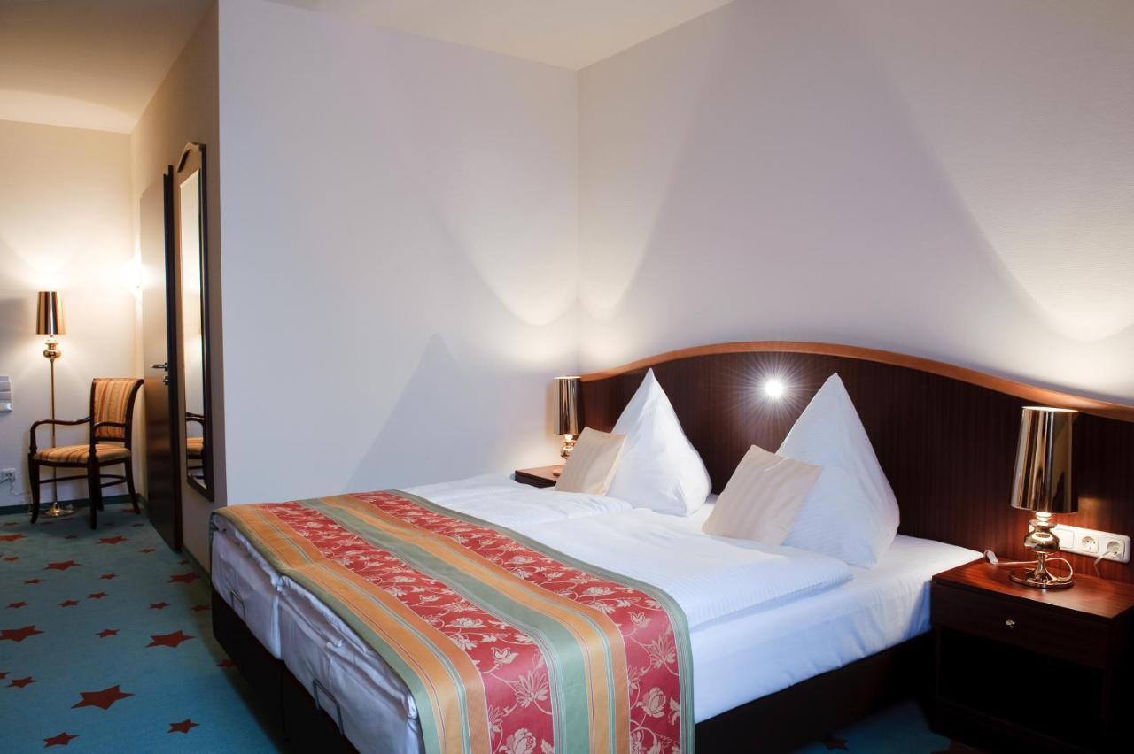 Stadthotel Stern Висмар Экстерьер фото