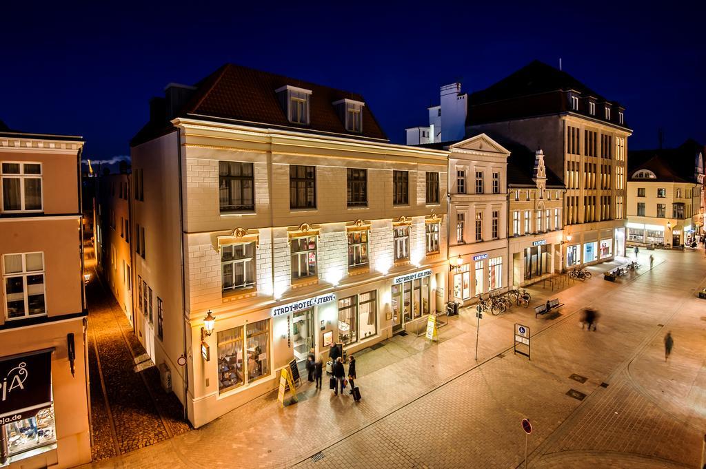 Stadthotel Stern Висмар Экстерьер фото