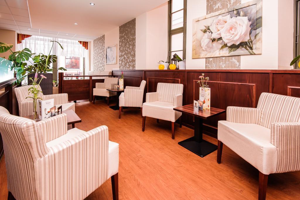 Stadthotel Stern Висмар Экстерьер фото