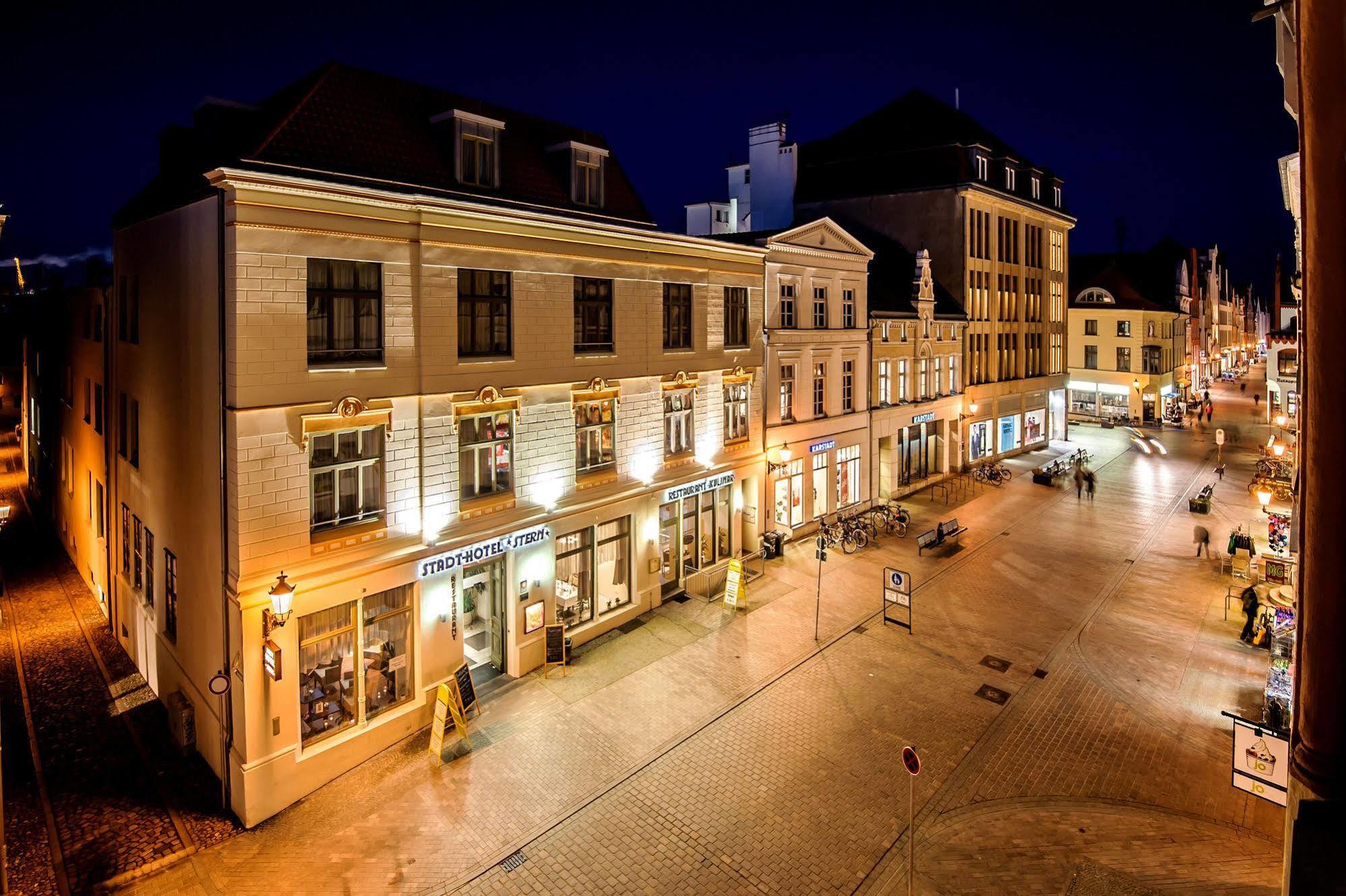 Stadthotel Stern Висмар Экстерьер фото