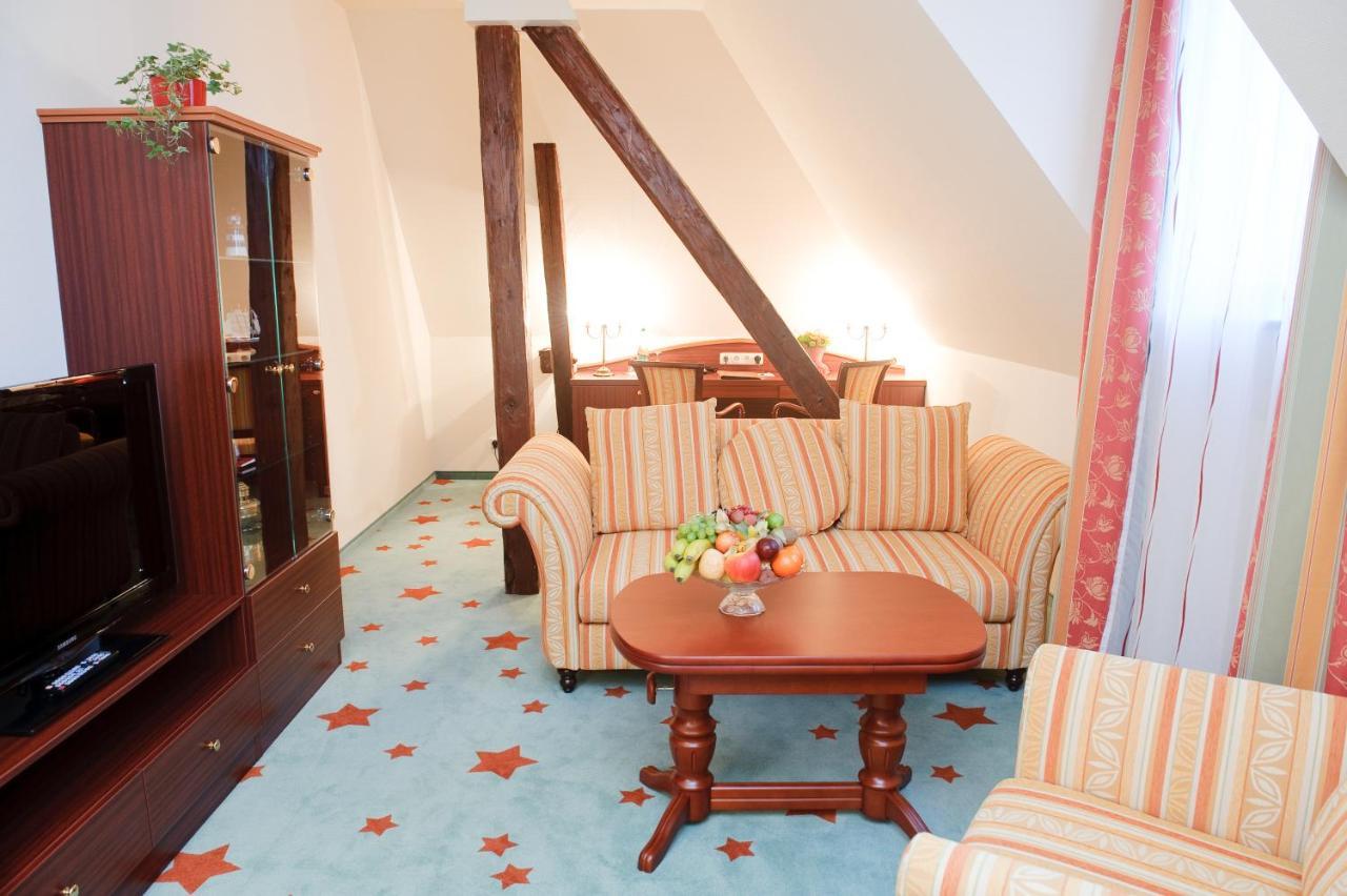 Stadthotel Stern Висмар Экстерьер фото