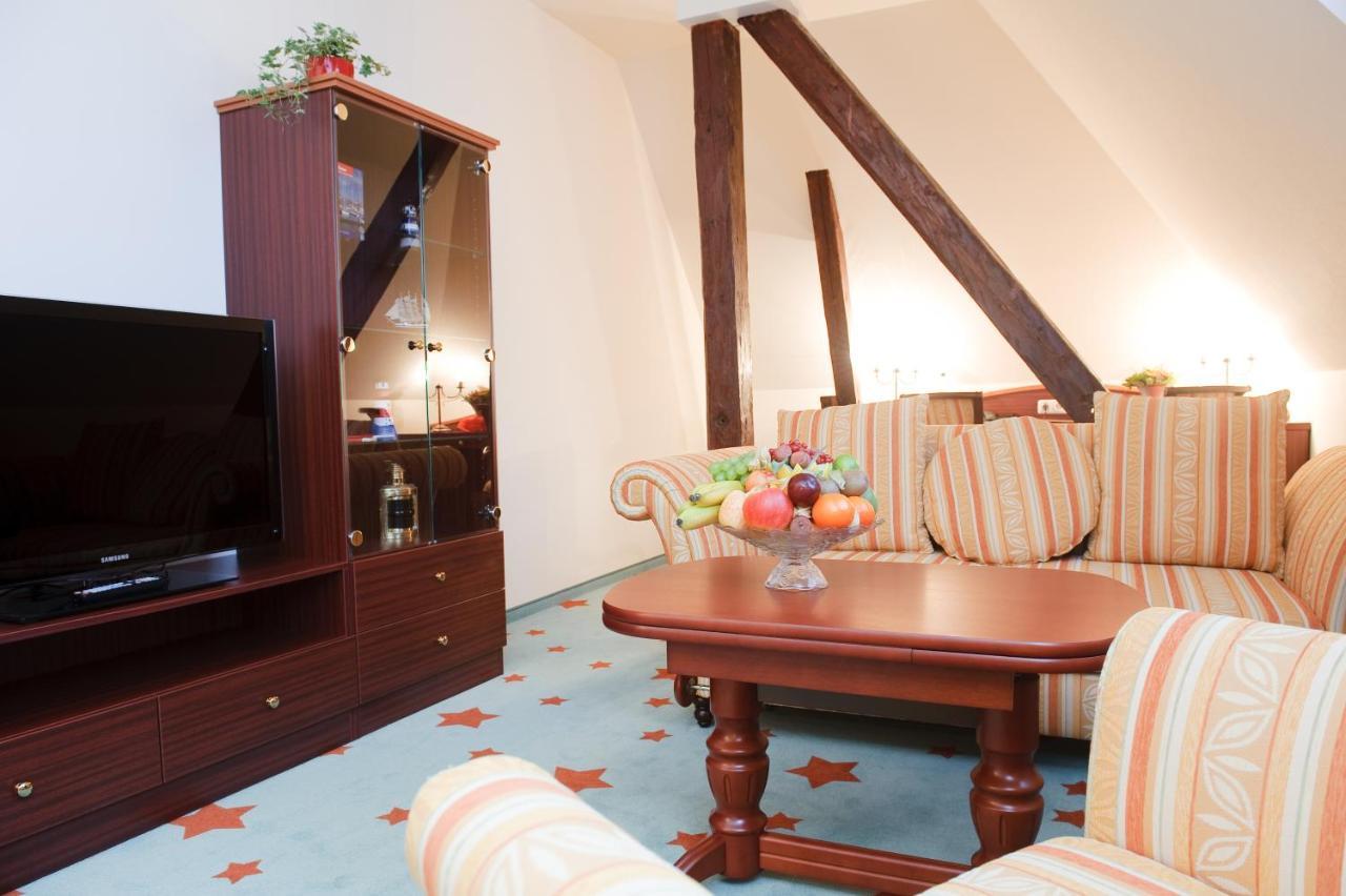 Stadthotel Stern Висмар Экстерьер фото
