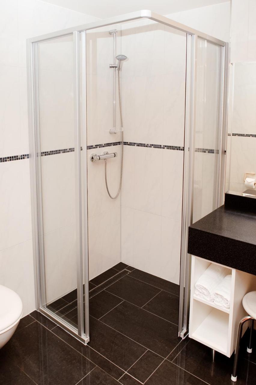 Stadthotel Stern Висмар Экстерьер фото