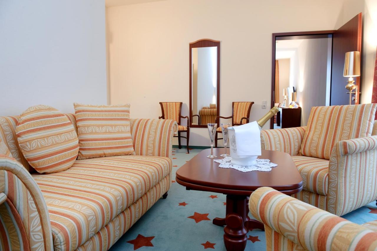 Stadthotel Stern Висмар Экстерьер фото