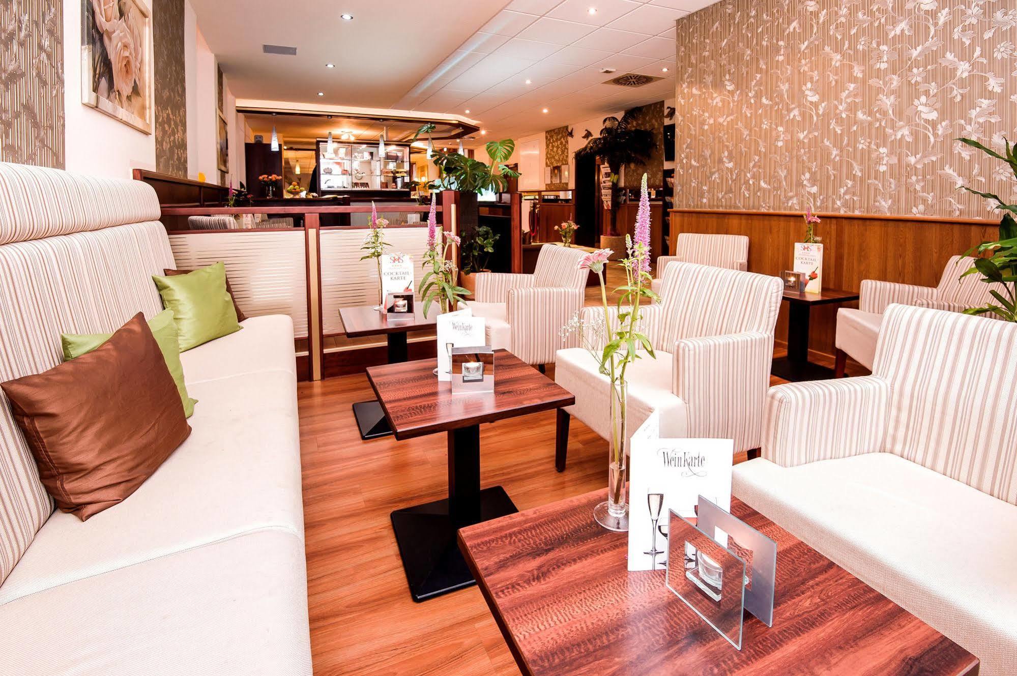 Stadthotel Stern Висмар Экстерьер фото